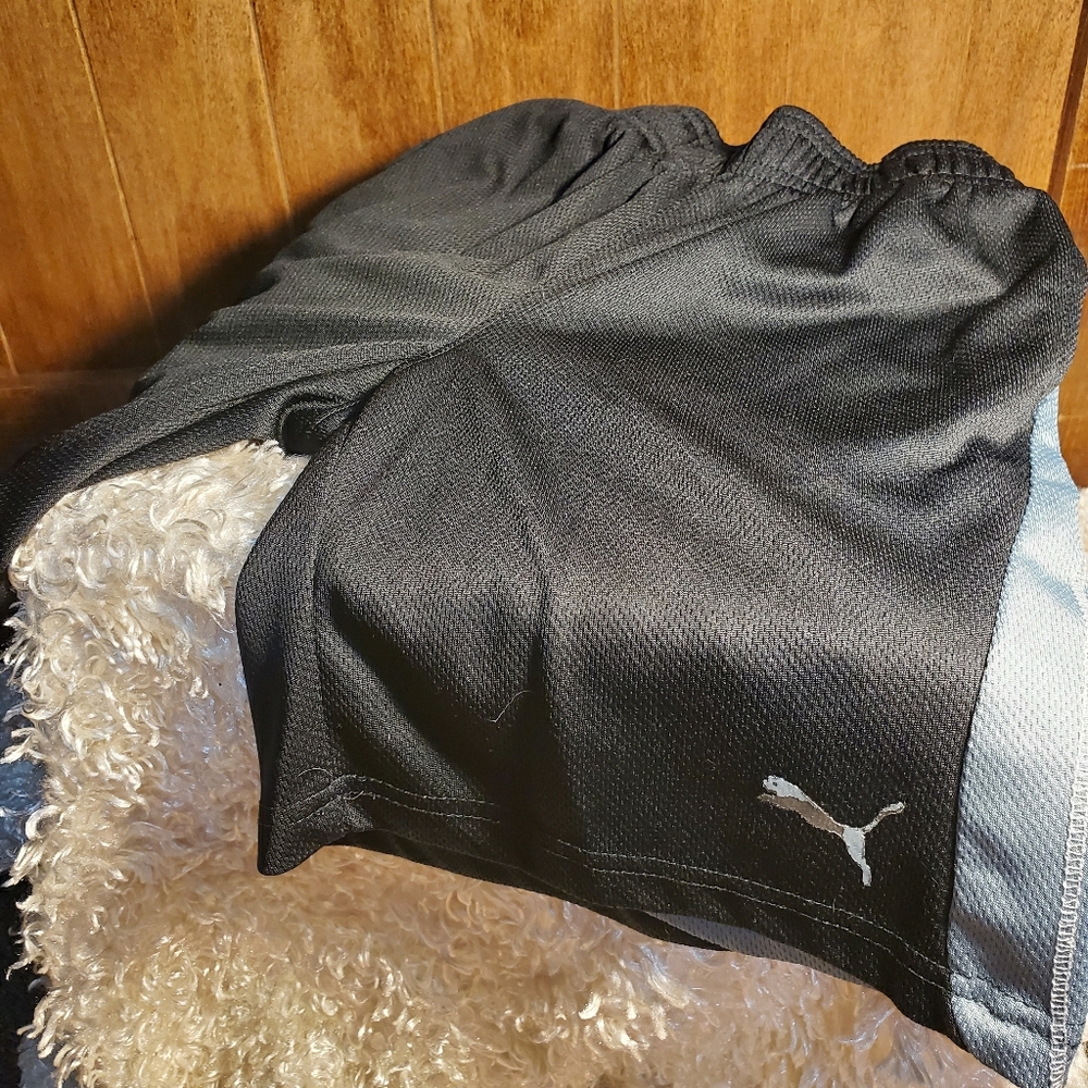 Boys M (8) Puma Athletic Shorts